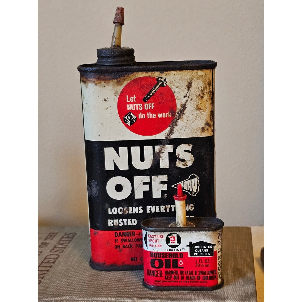 Vtg Spray NUTS OFF Loosens Rusty Metal tin Pint 3-IN-1 Oil can man cave garage